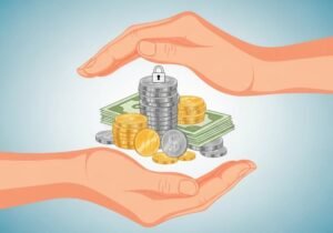 manos protegiendo monedas y billetes