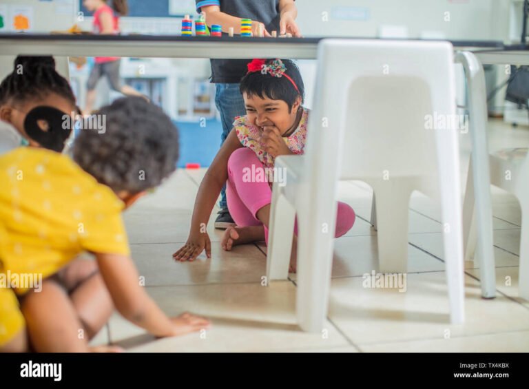 Dónde estudiar para ser maestra jardinera en Lomas de Zamora